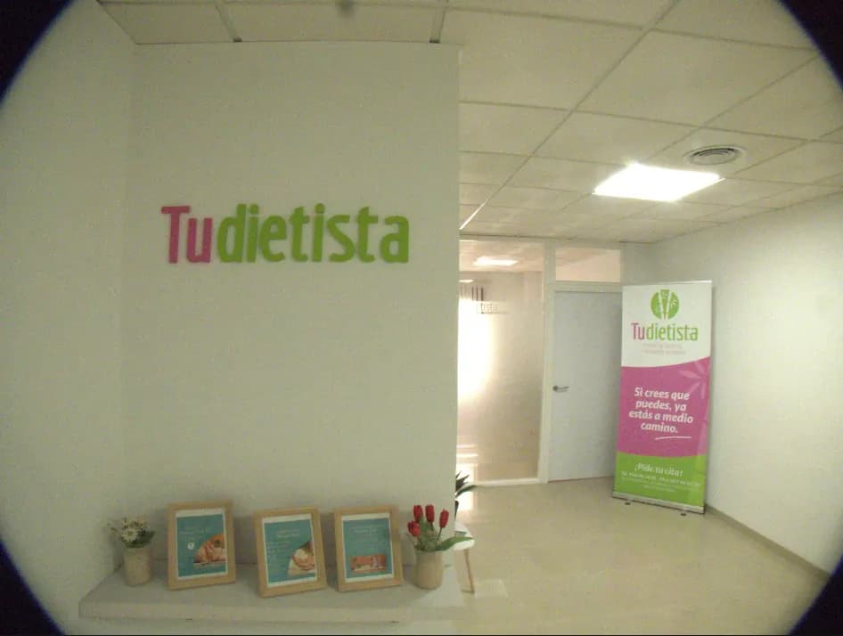 Entrada del centro Tu Dietista, Paseo Pedro Ponce, El Ejido