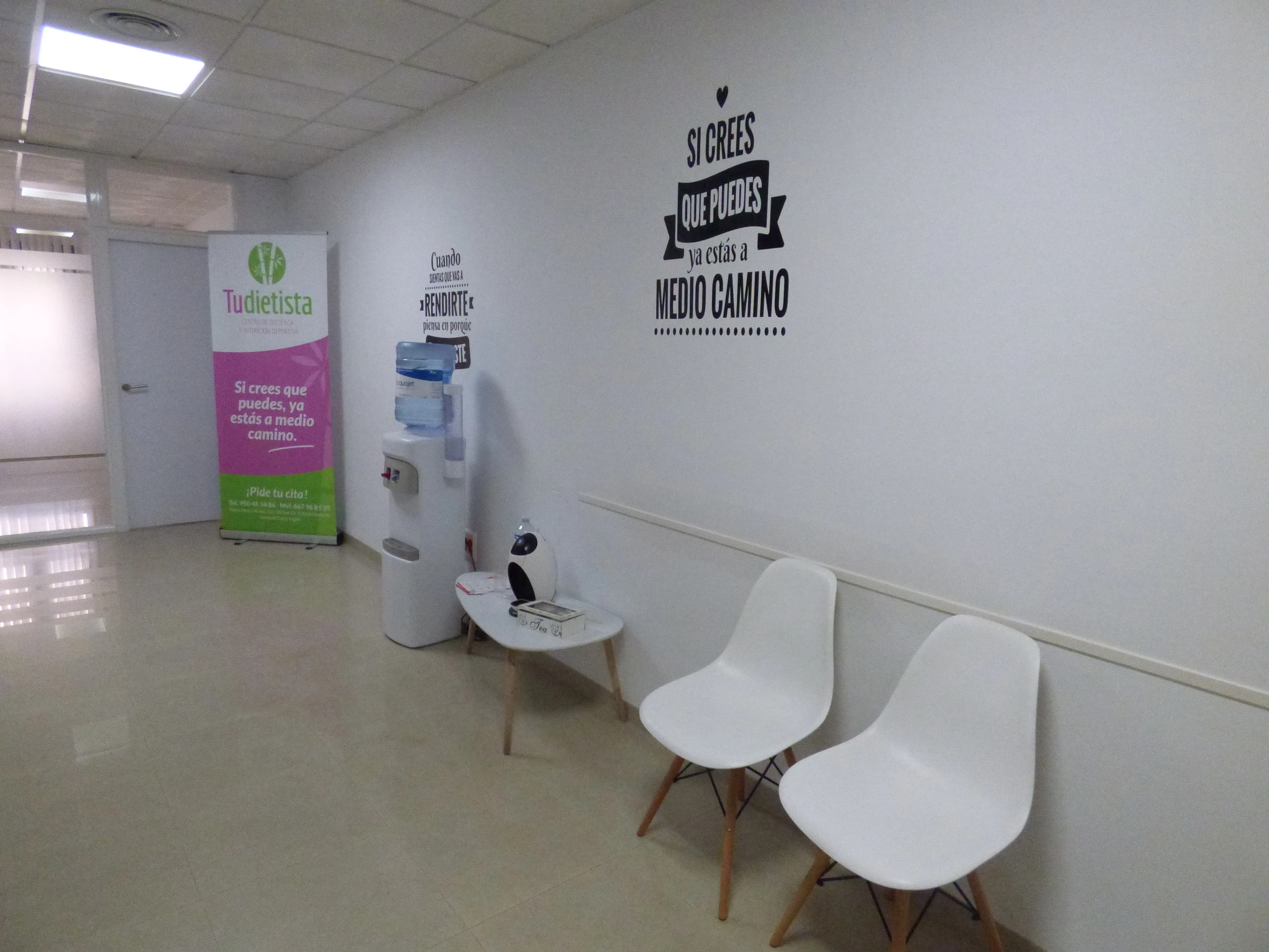 Sala de espera de la consulta de Tu Dietista en El Ejido